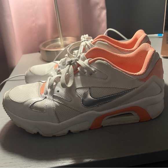 Peak air max - Picture 1 of 8